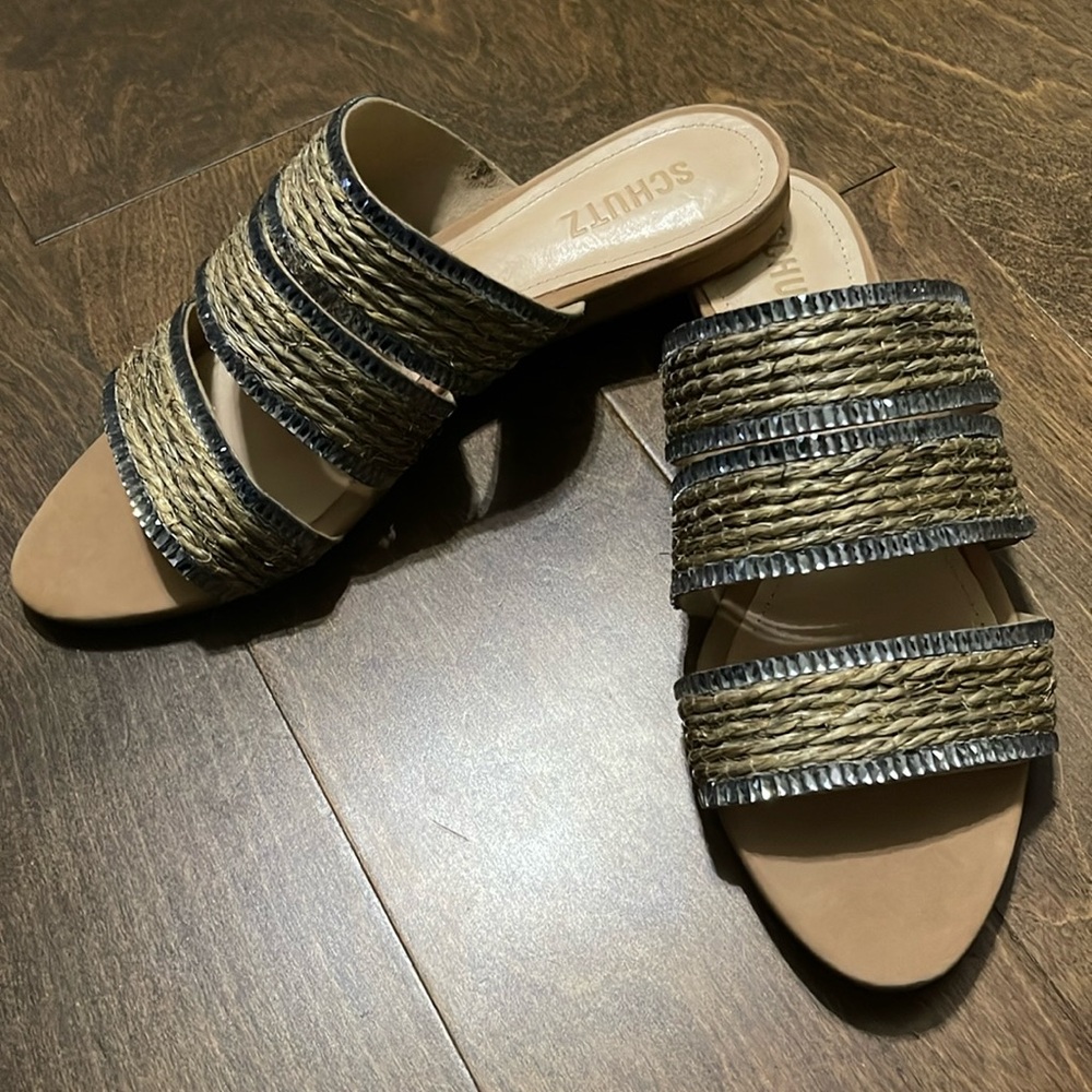 Schutz sandal.
